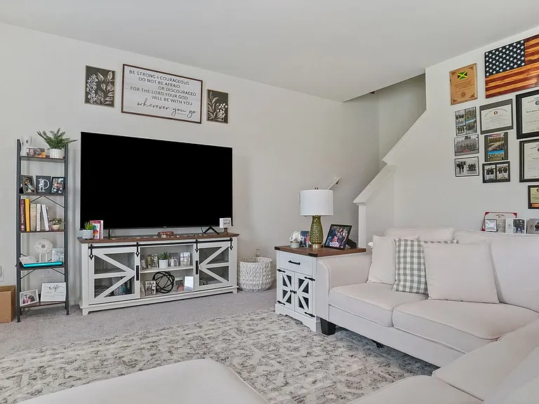 530 Cessna Dr — Photo 15