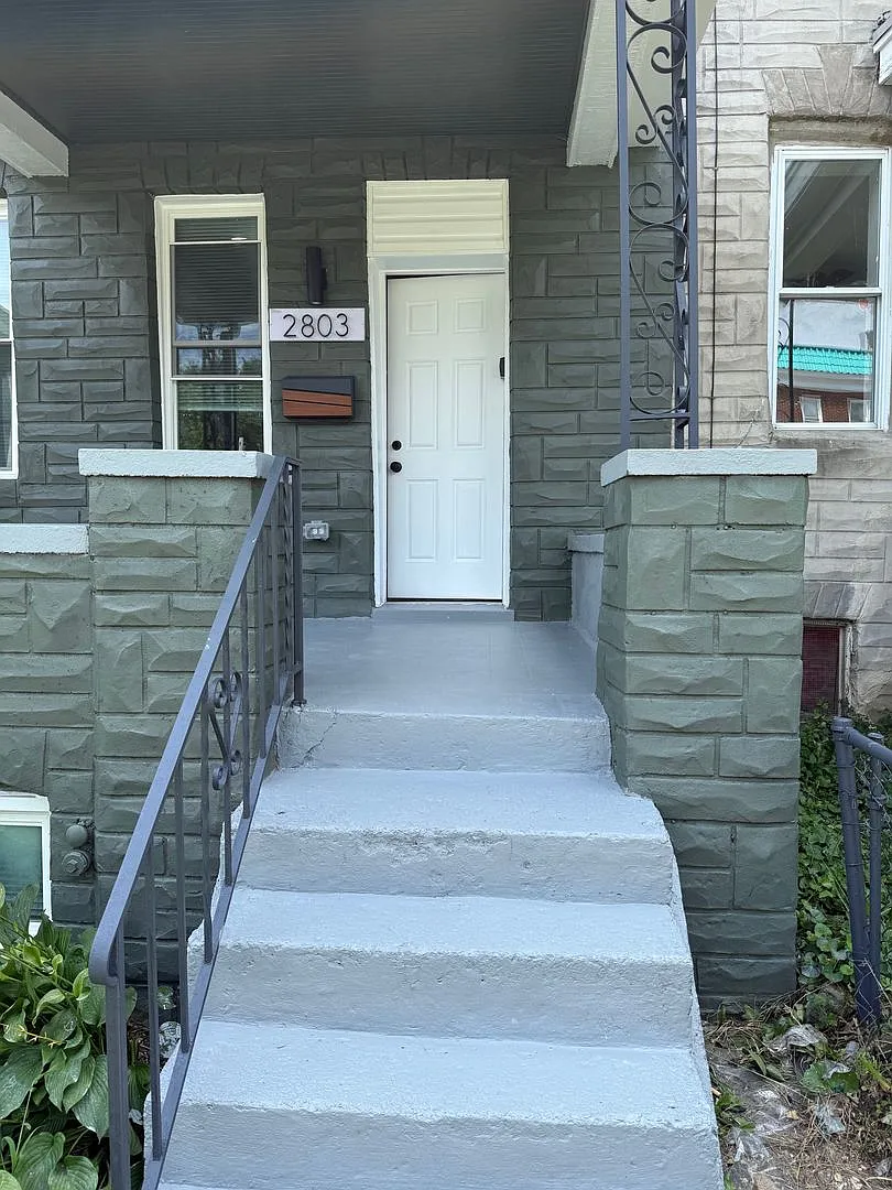 Beautifully Renovated 4BR/2.5BA Home — Photo 2