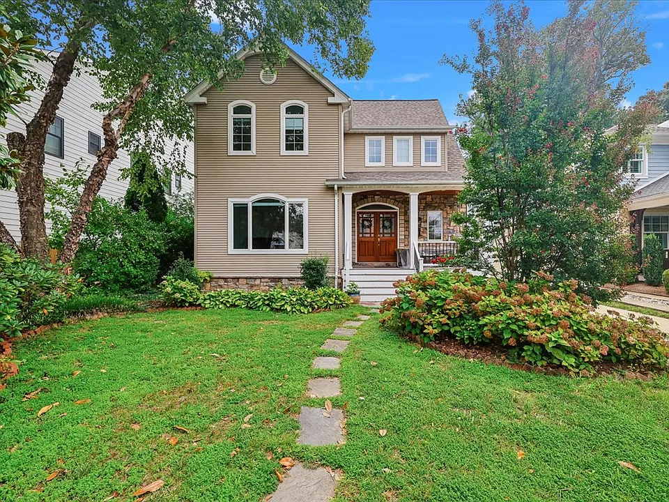 904 Lincoln Ave