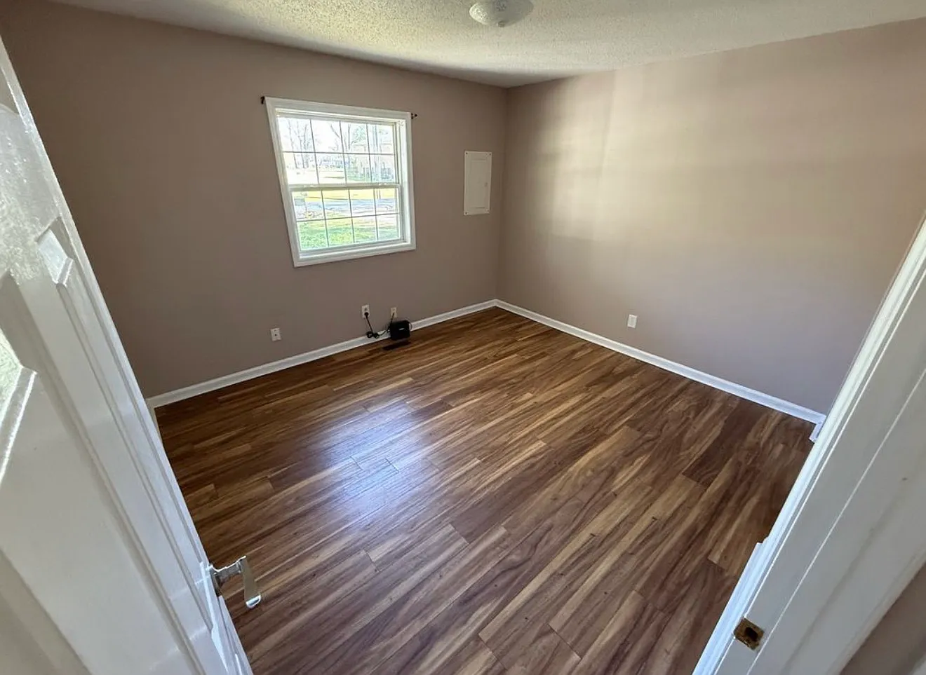 2 bed, 927 sqft, $1,200 — Photo 4