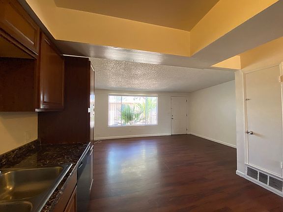 5th image of 4215 E Fairmount St APT 3