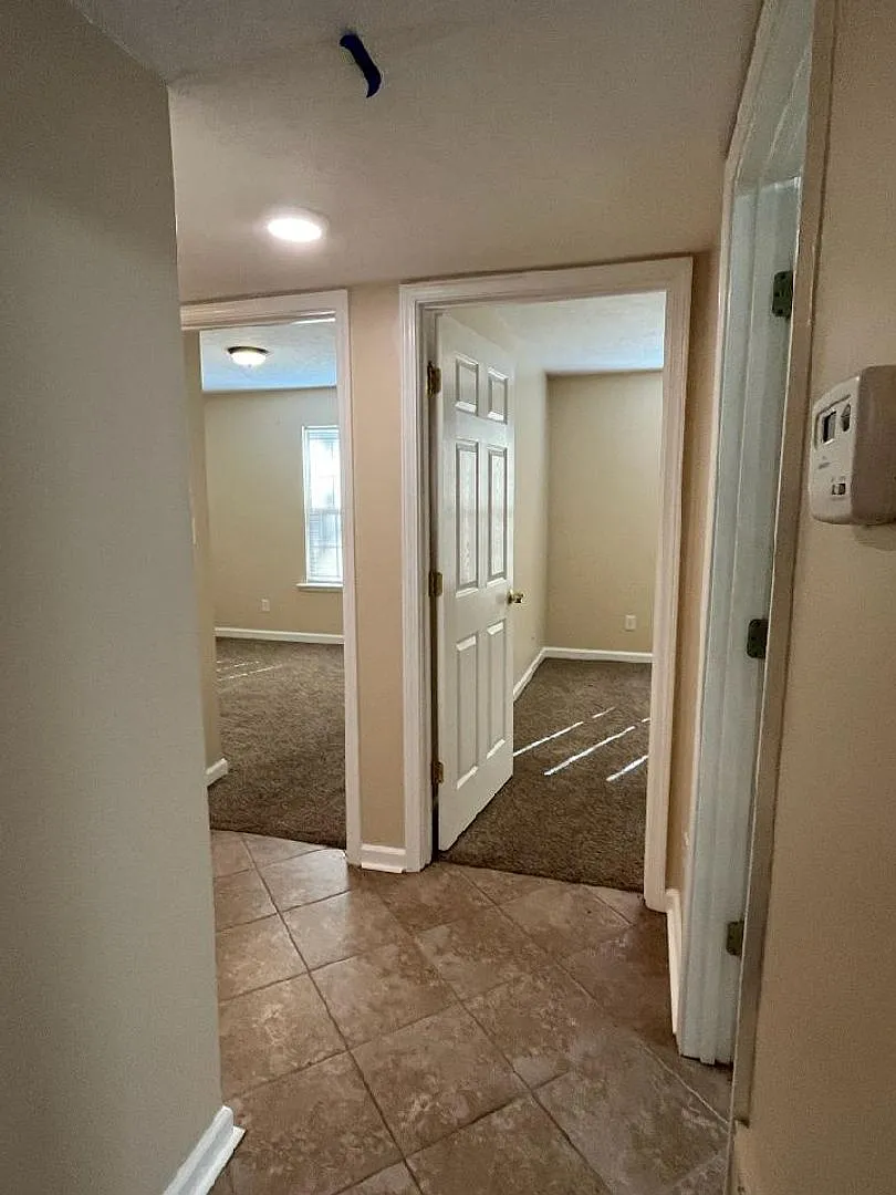 4229 Glenn Hill Manor — Photo 4