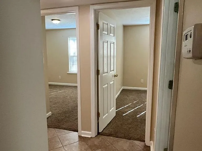 4229 Glenn Hill Manor — Photo 4