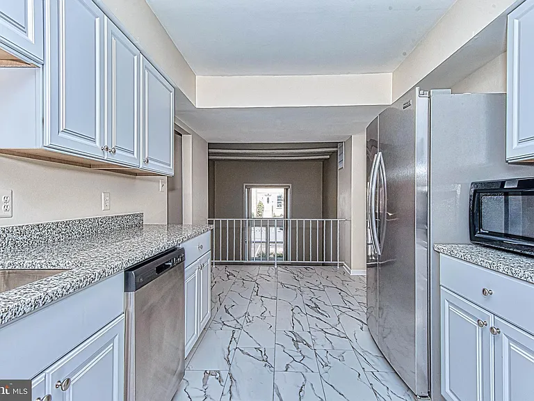 8467 Ivy Glen Ct — Photo 14