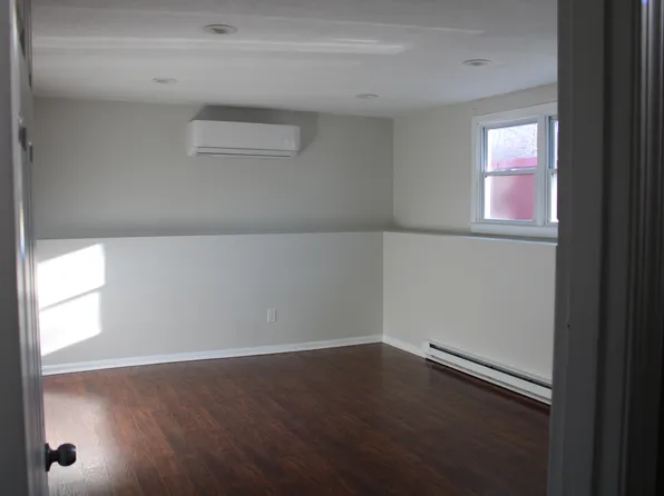 166 Pine St #1, Warwick, RI 02888