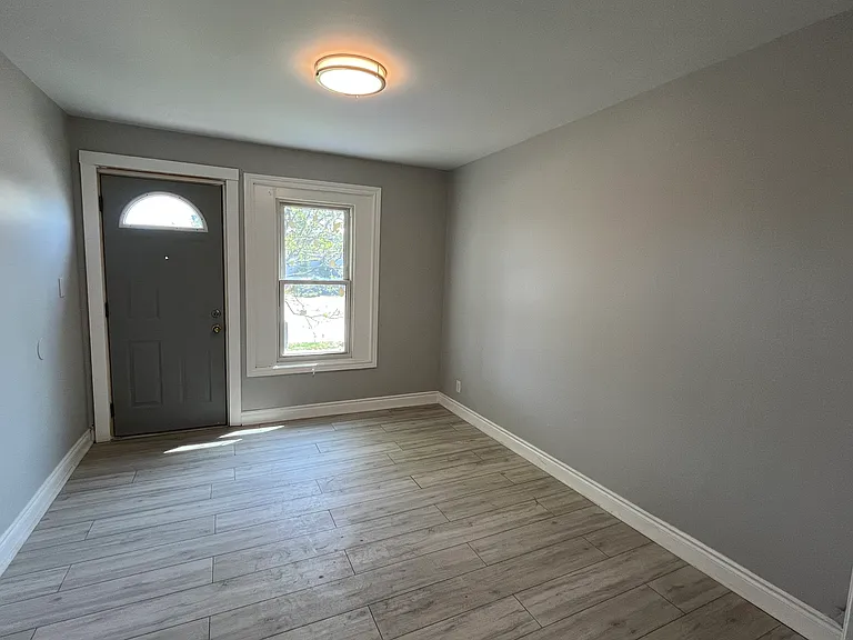 807 Wellington Ave #1 — Photo 6