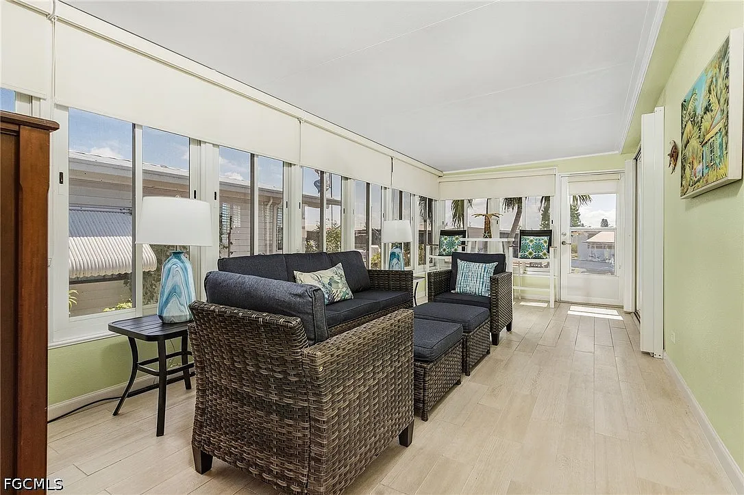 2 bed, 2.0 bath, 1538 sqft, $3,000 — Photo 2