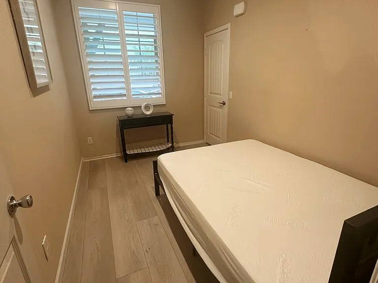 Park Place Ln — Photo 2