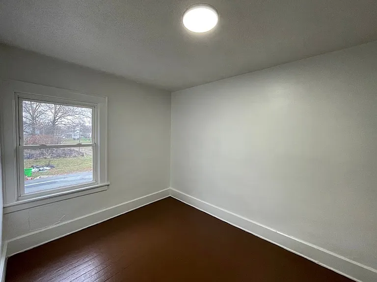 724 S Linden Ave — Photo 9