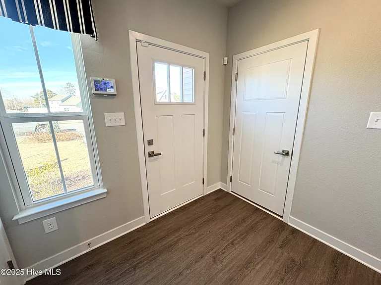 106 Mizzen Way #B — Photo 10