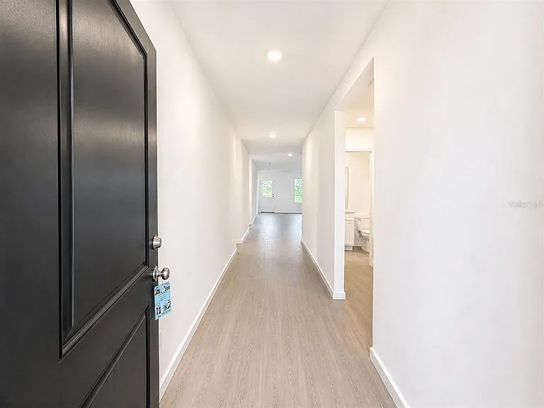 431 Artemis St — Photo 6