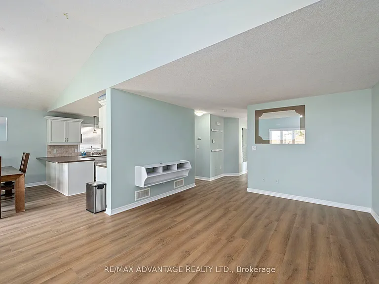 1489 Coronation Dr — Photo 8