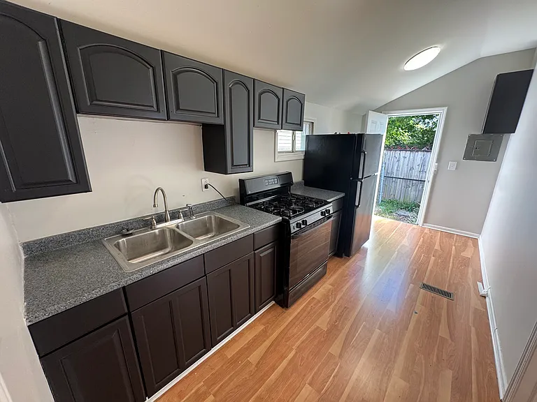1461 W 114th Pl — Photo 8