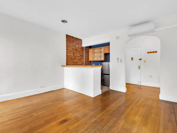 240 East 24th Street image 1 of 6