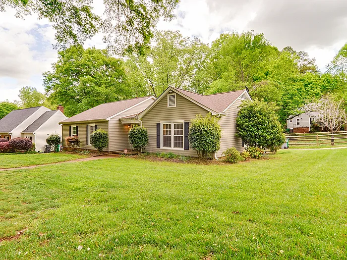 3 bed, 2.0 bath, 1544 sqft, $2,225 — Photo 4