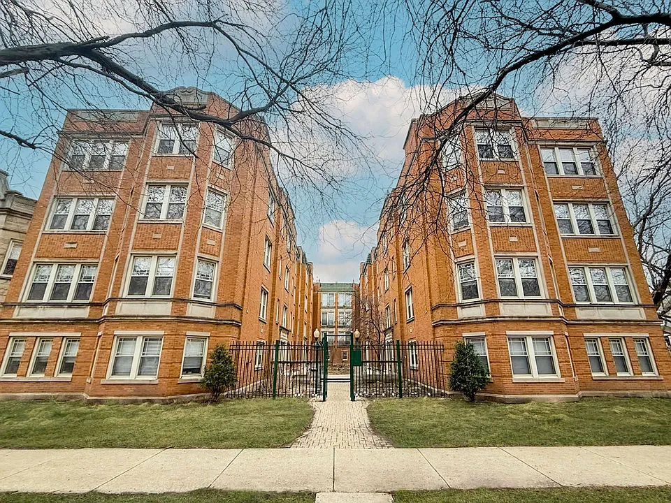 4501-09 N. Greenview