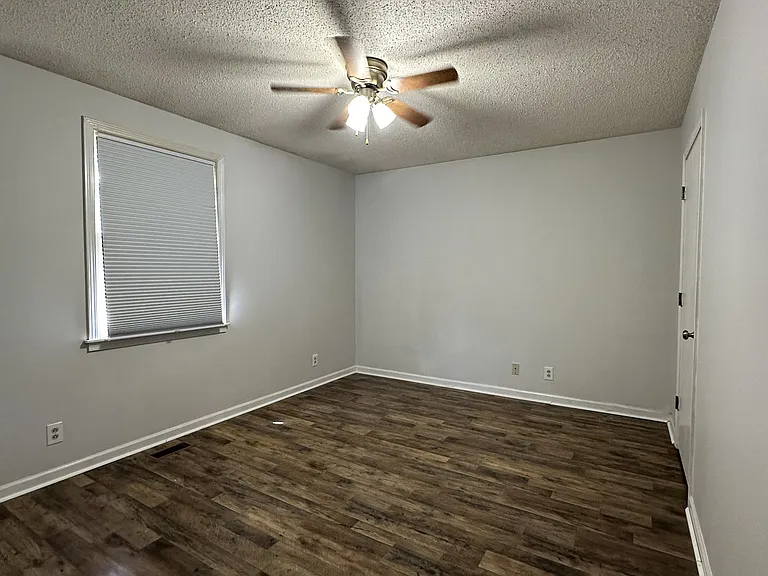 587 Anita Dr — Photo 5