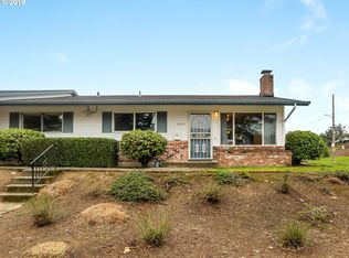 1045 NE 90th Ave APT D, Portland, OR 97220