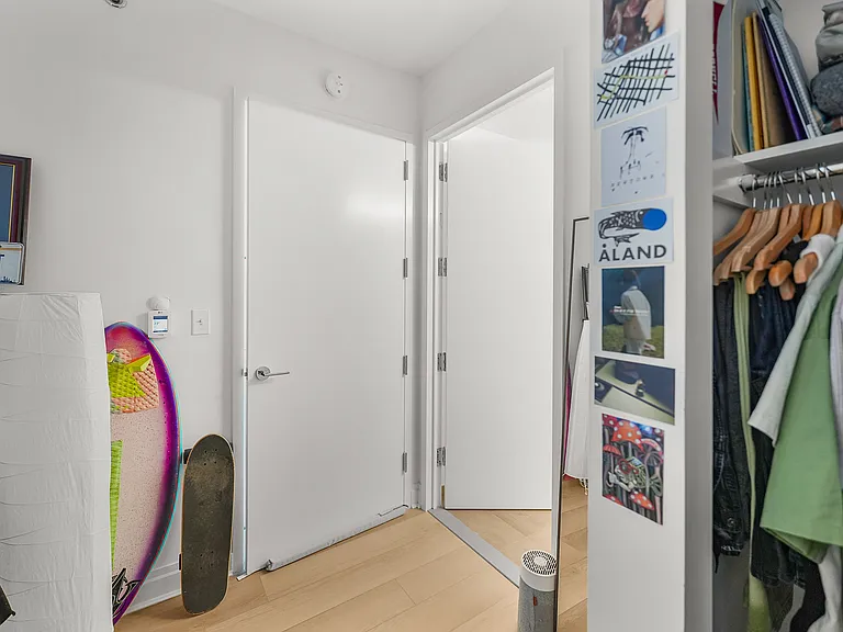 10-25 Jackson Ave #6B — Photo 11