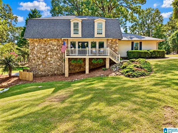 1822 Pleasant Ridge Dr, Sylacauga, AL 35150