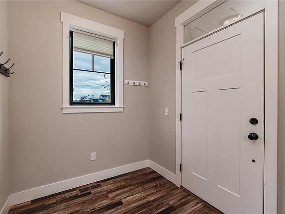 2nd image of 1827 Annas Garden Ln