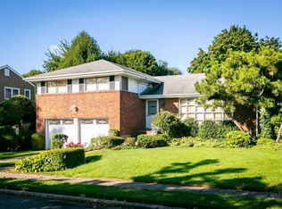 33 Hillvale Rd, Syosset, NY 11791
