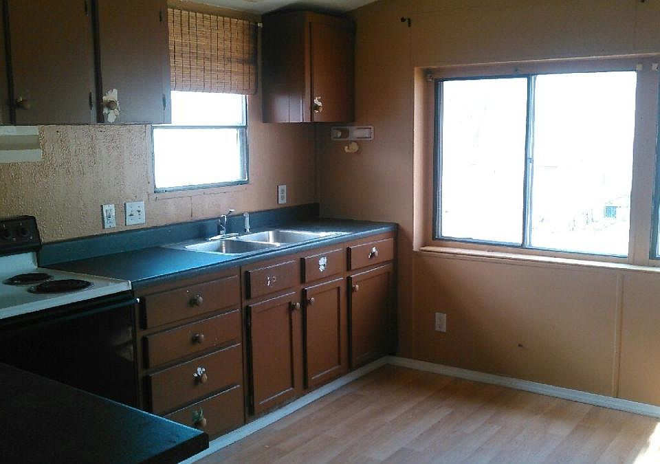 2nd image of 309 Country Aire Ln