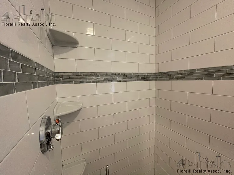 Charter St — Photo 19