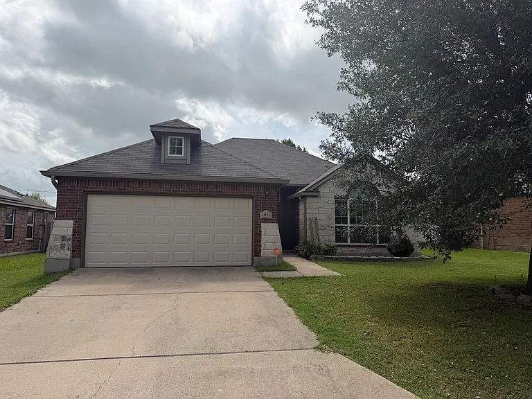 5811 Alexandria Dr — Photo 1