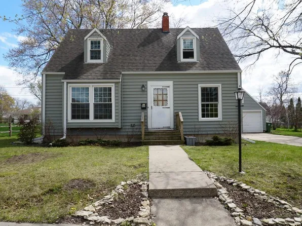 610 2nd Ave, Charles City, IA 50616