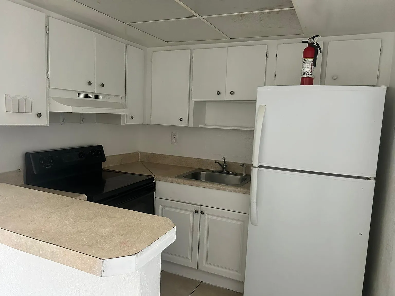 2 bed, 1.0 bath, 800 sqft, $1,790 — Photo 2
