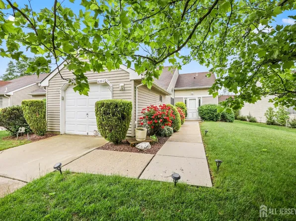 639 Madison Dr #C, Monroe Township, NJ 08831