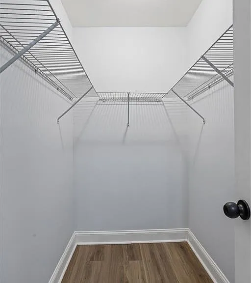 2223 Columbia Dr — Photo 32