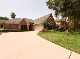 1723 Evergreen Ln, Seabrook, TX 77586