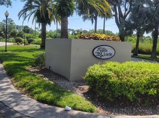17 Lake Vista Trl APT 207, Port Saint Lucie, FL 34952