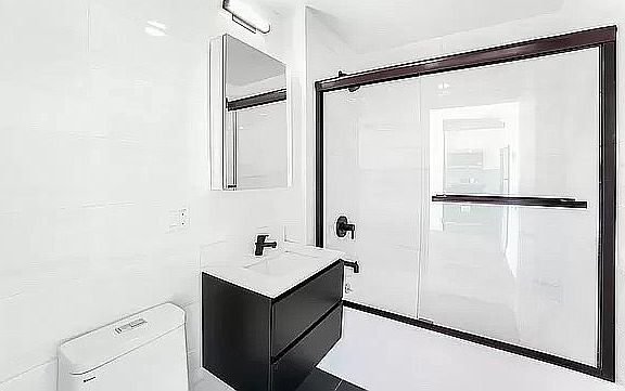 5th image of 228 Malcolm X Blvd #2E