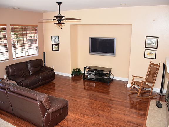 5th image of 36943 Cottonwood St