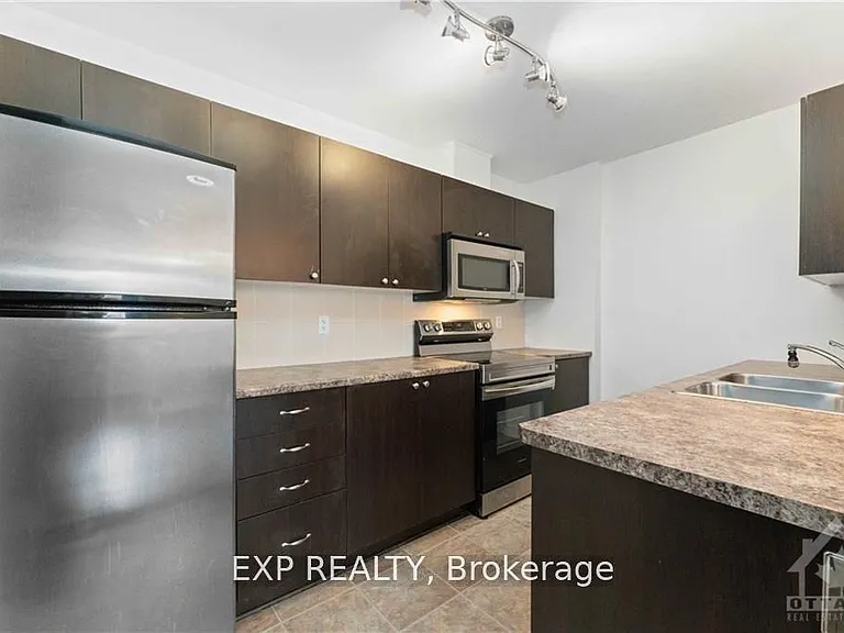 920 White Alder Ave #C — Photo 12