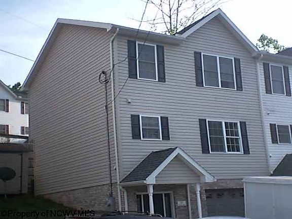 2nd image of 820 Quadrilla St
