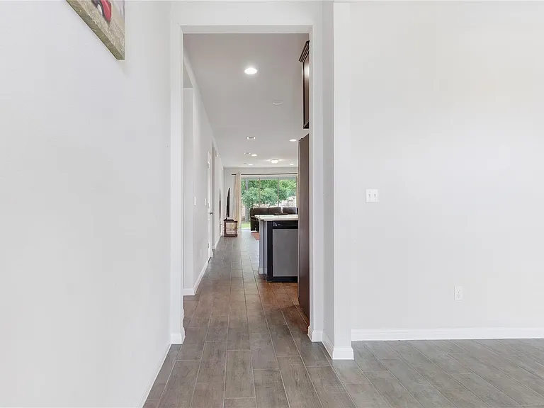 420 Winding Hollow Ln — Photo 15