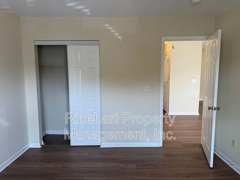 1033 Park Meadow Dr — Photo 7