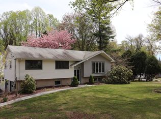 442 Surrey Ln #A, Fairfield, CT 06824