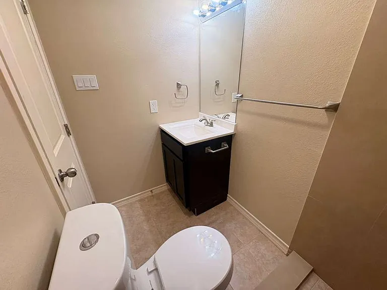 4018 San Agustin Ave #F — Photo 8
