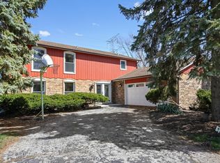 39 S Country Squire Rd, Palos Heights, IL 60463