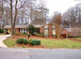 1310 Hampton Valley Rd, Cary, NC 27511