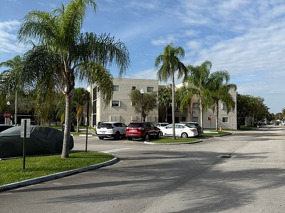 3rd image of 8025 SW 107th Ave APT 205