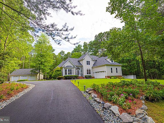 2nd image of 1277 Riverwood Dr