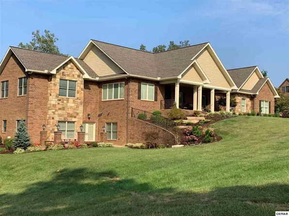 Majestic Cir, Dandridge, TN 37725