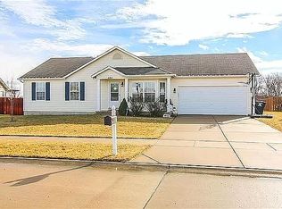 424 Pearl Creek Dr, Wentzville, MO 63385
