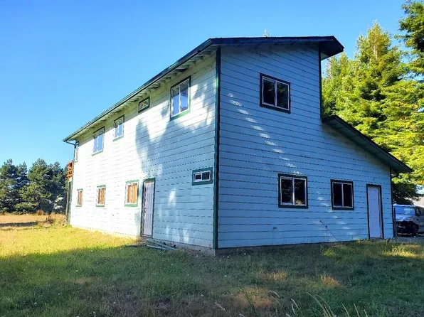 4280 Lake Earl Dr, Crescent City, CA 95531